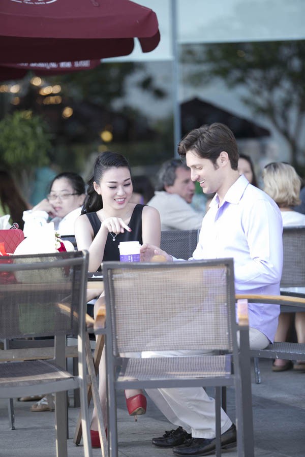 Khánh My tình tứ bên bạn diễn ngoại quốc điển trai - ảnh 7